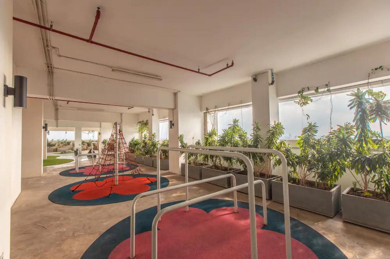 Redliving Apartemen Grand Kamala Lagoon - Pekayon Tower Barclay North Bekasi Ngoại thất bức ảnh